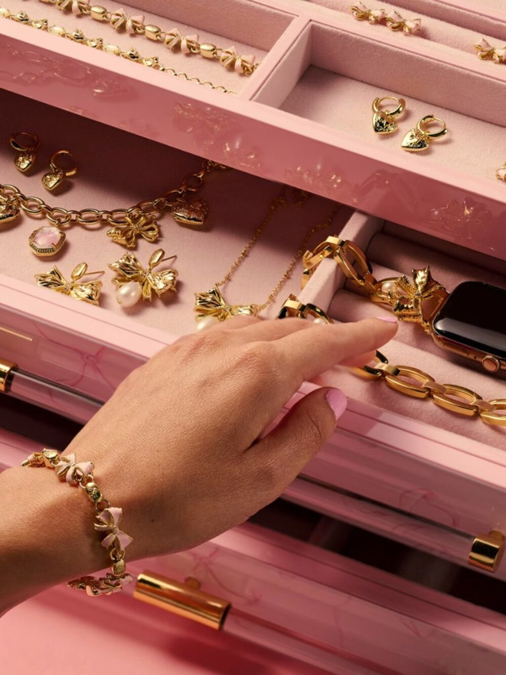 Kendra Scott x LoveShackFancy Bow Gold Delicate Chain - Picture 6 of 6